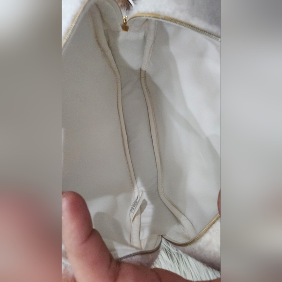 Chanel Beauty Bag brand New - Picture 7 of 7